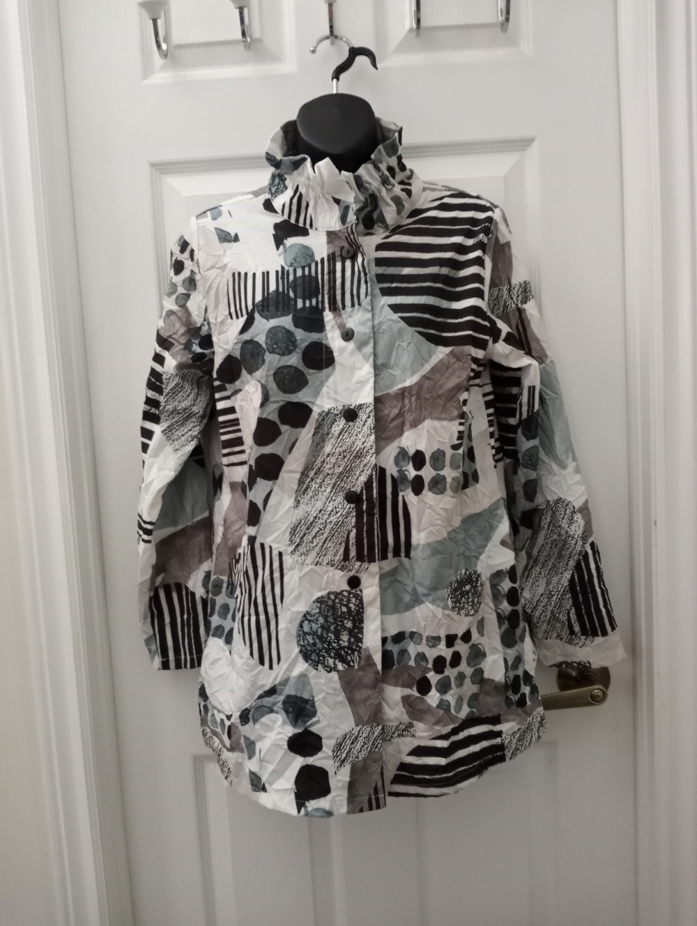 EVER SASSY Unique Abstract Button Fown Shirt (France)
